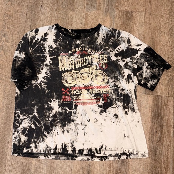 SHEIN Black and White Motorcycle Graphic Tee - Picture 8 of 8